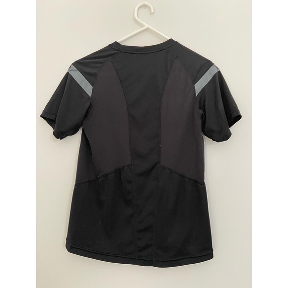 *SOLD* nike black athletic t-shirt - Picture 2 of 2
